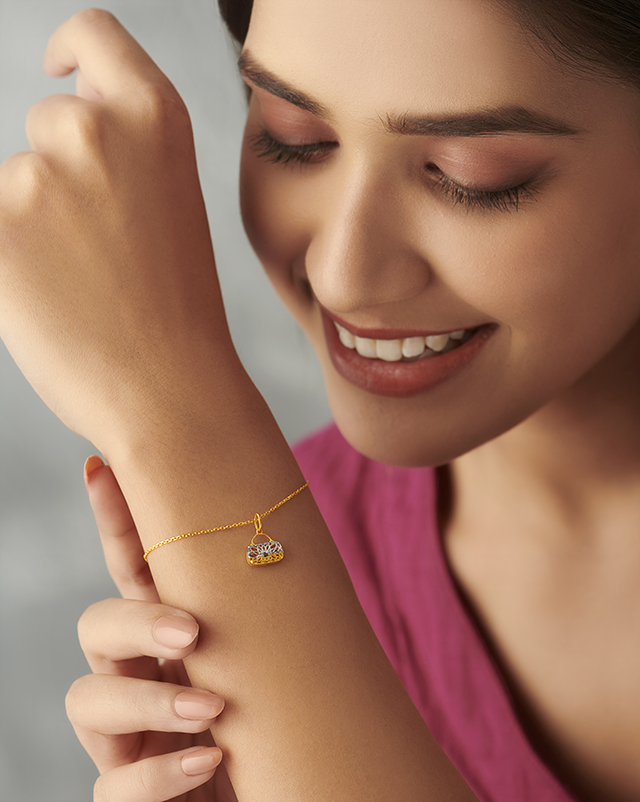 Liliyana 22Kt Gold Matching Set, Charm Bracelet