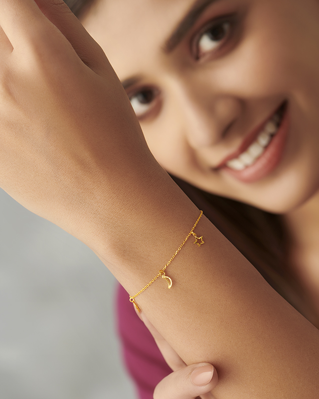 Sanya 22Kt Gold Matching Set, Charm Bracelet