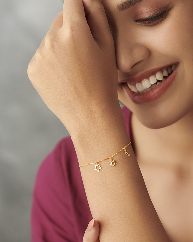 Sanya 22Kt Gold Matching Set, Charm Bracelet