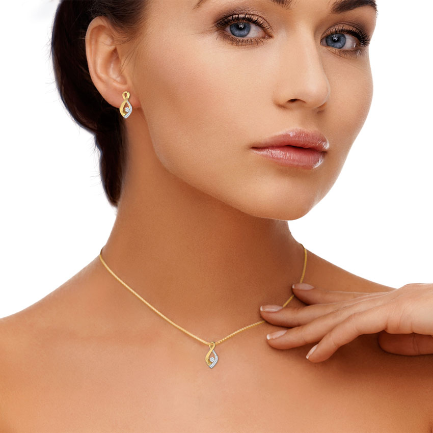 Diamond Sets 18 Karat Yellow Gold Calla Petalled Matching Set