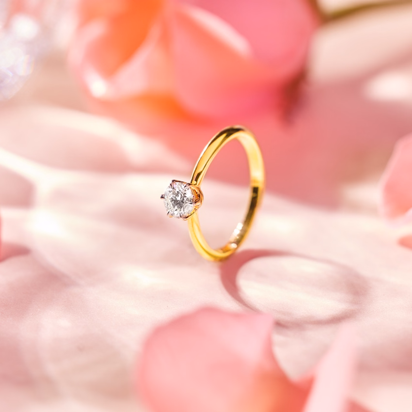 Solitaire Rings 18 Karat Yellow Gold Berina Solitaire Ring