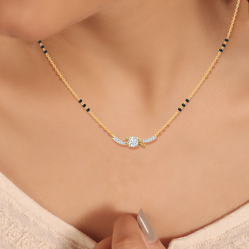 Solitaire Mangalsutra 18 Karat Yellow Gold Soha Solitaire Mangalsutra