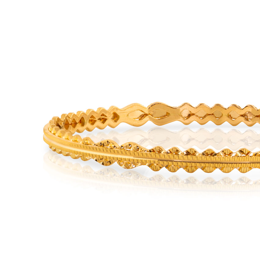 Jui Wave Gold Bangle