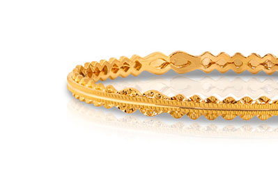 Jui Wave Gold Bangle