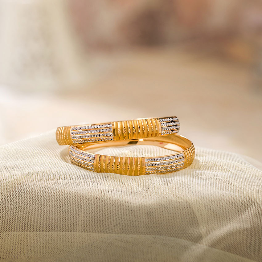 Gold Bangles 22 Karat Yellow Gold Dual-Finish Gold Bangle