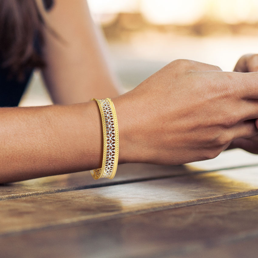 Floret Cutout Gold Bangle