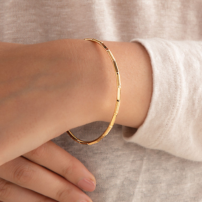 Rubina Gold Bangle