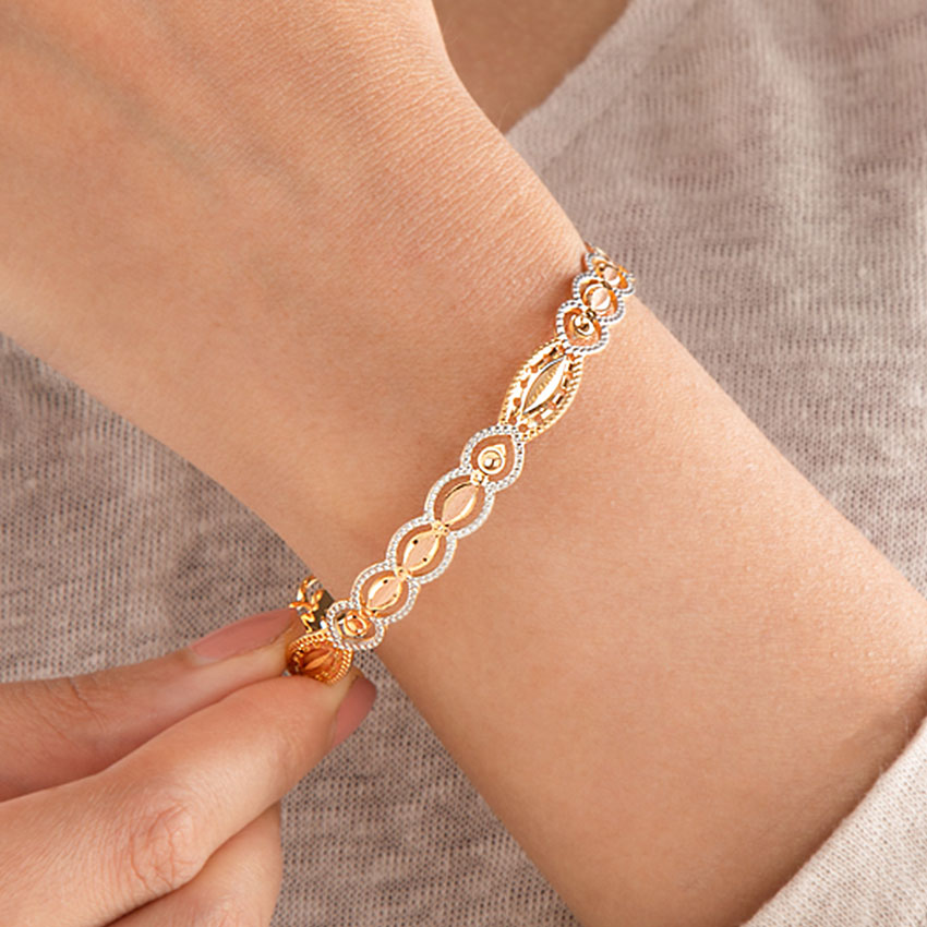 Isha Gold Bangle Isha Gold Bangle