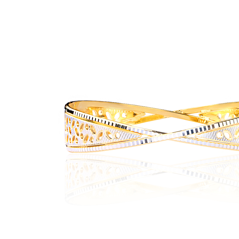 Bella Gold Bangle