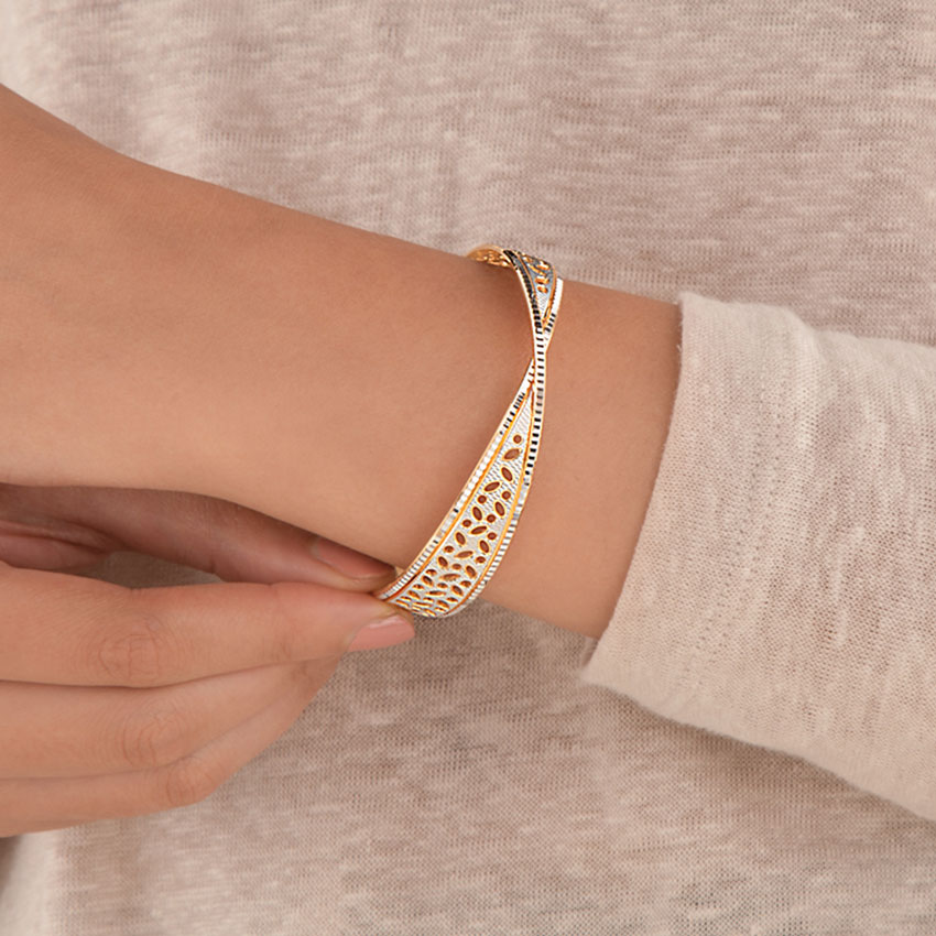 Bella Gold Bangle