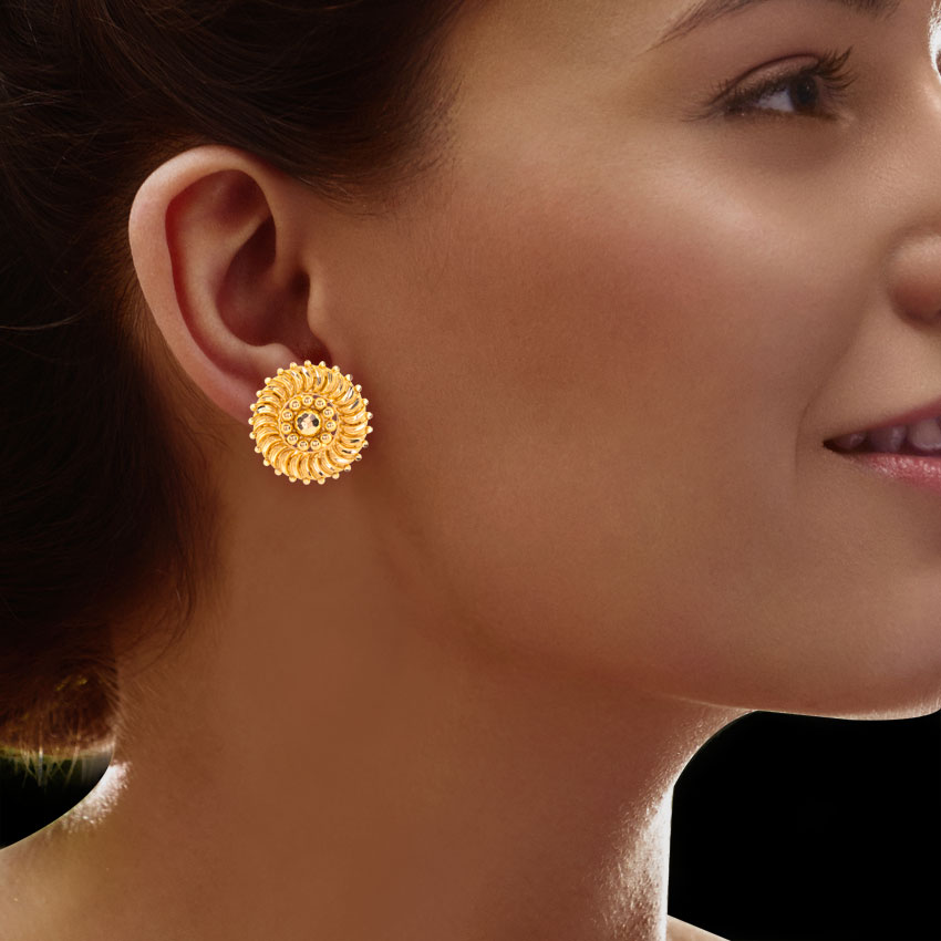 Kitui Grand Gold Stud Earrings