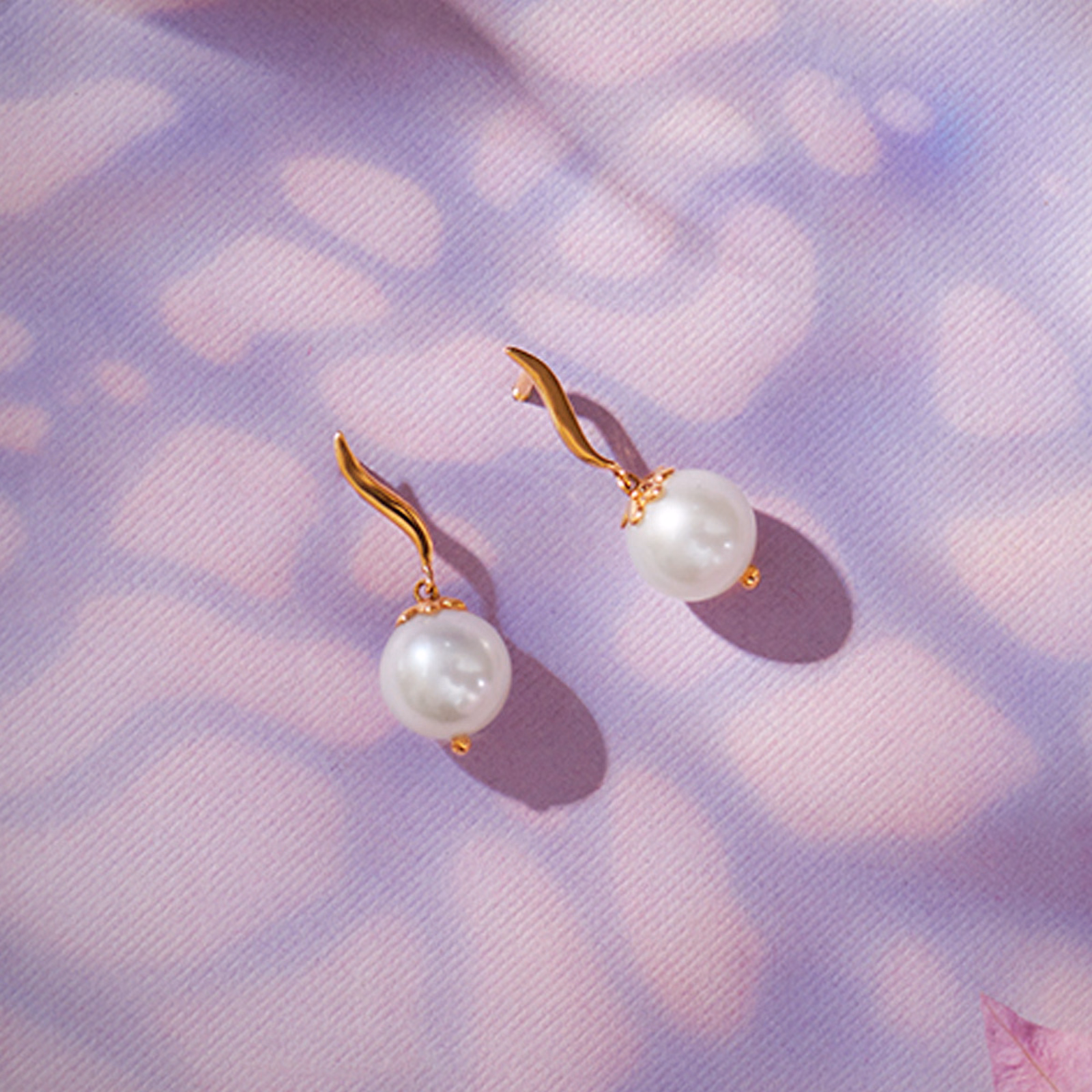 Gemstone Earrings 18 Karat Yellow Gold Snow Drop Pearl Drop Earrings