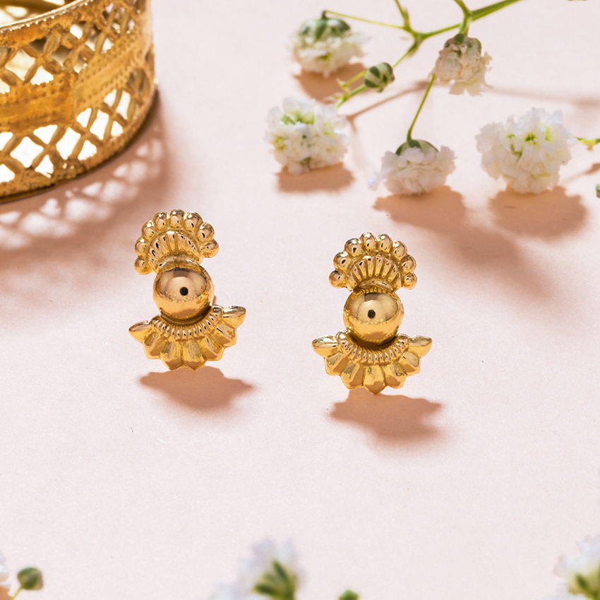 Gold Earrings 18 Karat Yellow Gold Swara Gold Stud Earrings