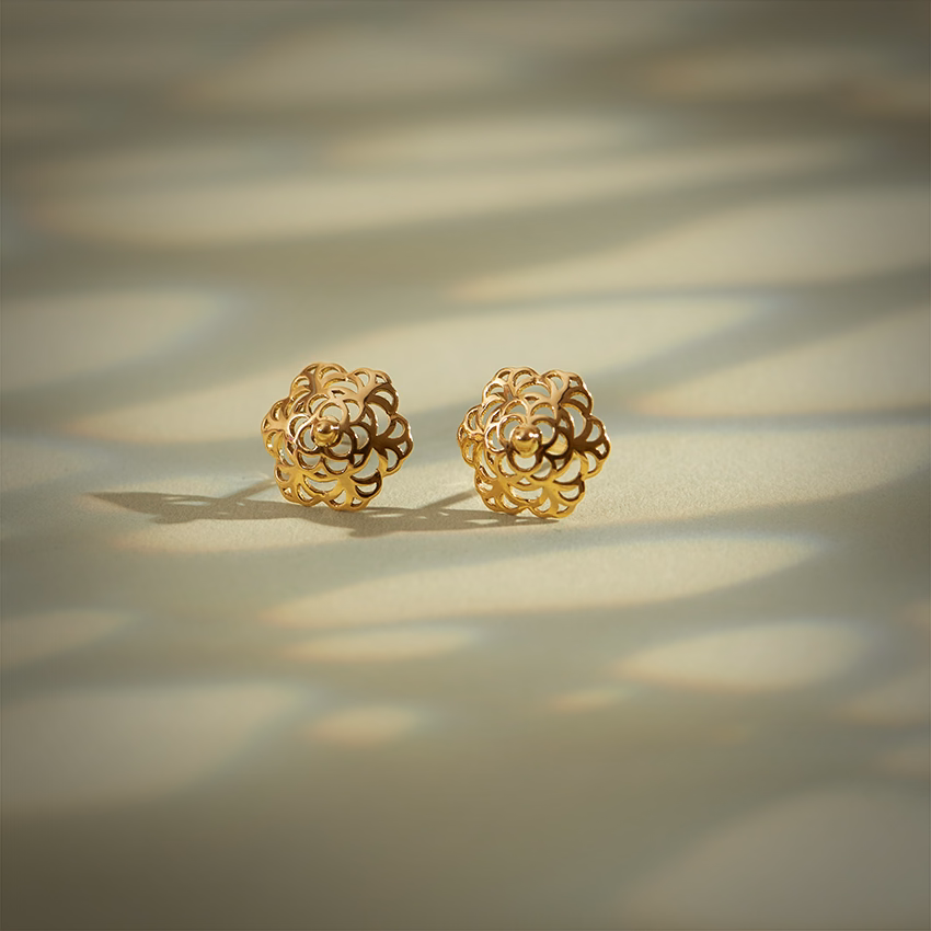 Gold Earrings 18 Karat Yellow Gold Urvi Floral Gold Stud Earrings