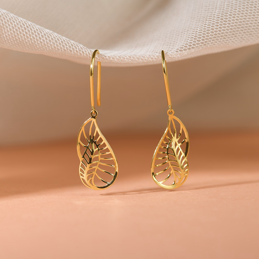 Gold Earrings 18 Karat Yellow Gold Curvy Petal Gold Drop Earrings