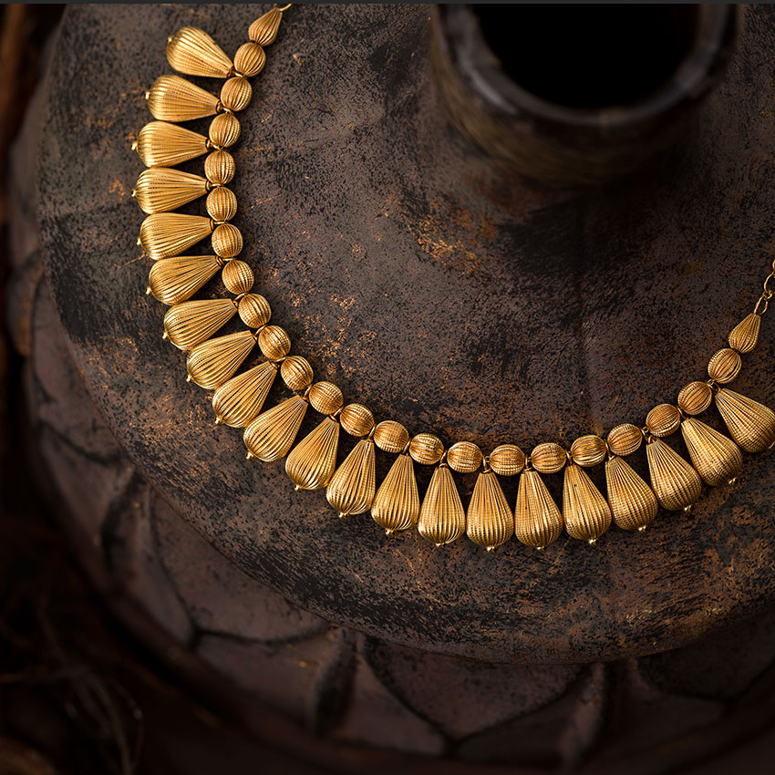 Gold Necklaces 22 Karat Yellow Gold Whorl Drop Gold Necklace