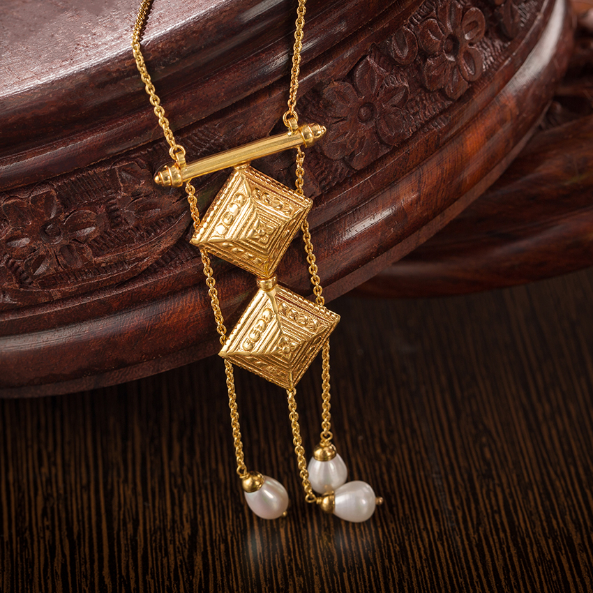 Floret Quad Gold Necklace Floret Quad Gold Necklace