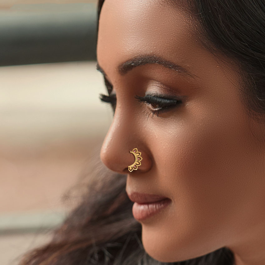 Naira Cutout Nose Pin