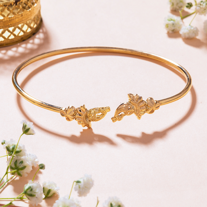 Triya Oval Gold Bracelet