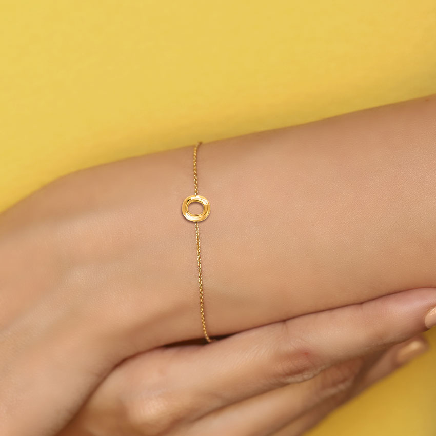 Bold Gold Alphabet O Bracelet