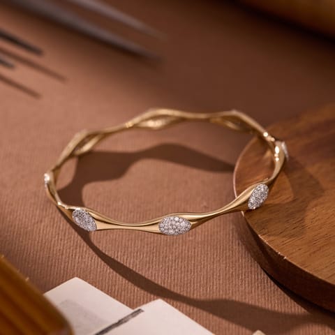 Segmented Pav�iamond Bangle Segmented Pav�iamond Bangle