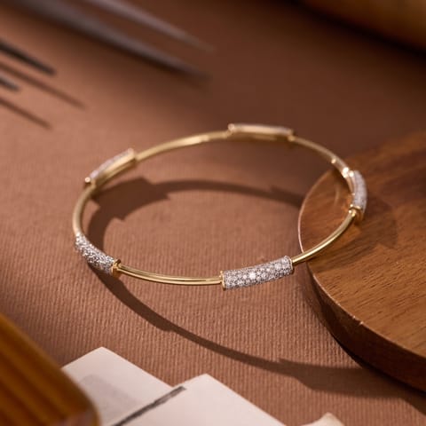Linear Pav�iamond Bangle Linear Pav�iamond Bangle