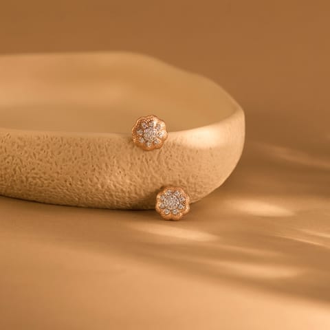 Textured Scallop Diamond Stud Earrings