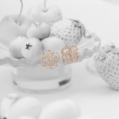 Webbing Floral Diamond Stud Earrings