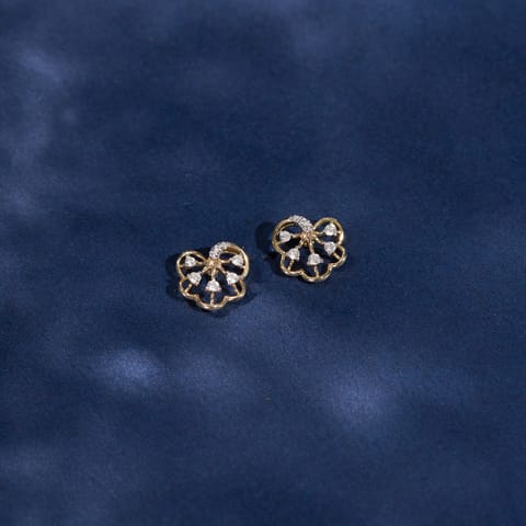 Scallop Luxe Diamond Stud Earrings Scallop Luxe Diamond Stud Earrings
