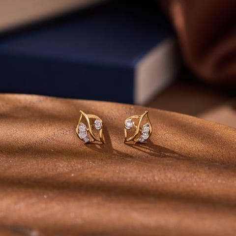 Curvy Leaf Diamond Stud Earrings Curvy Leaf Diamond Stud Earrings