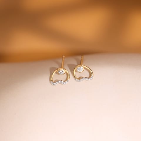 Sleek Heart Diamond Stud Earrings