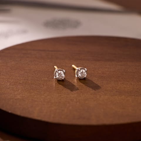 Tiny Round Diamond Stud Earrings Tiny Round Diamond Stud Earrings
