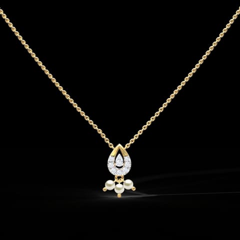 Glittering Pearl Necklace