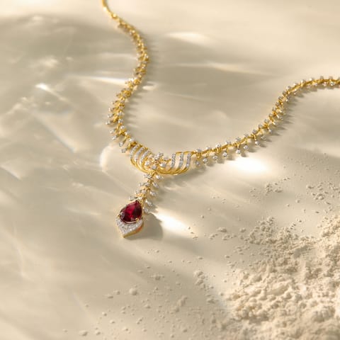 Grandeur Claret Gemstone Necklace Grandeur Claret Gemstone Necklace