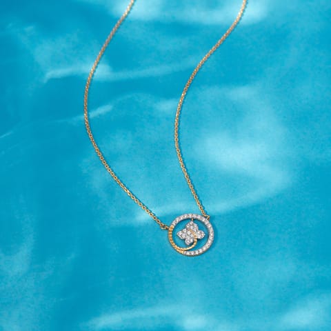 Floral Incircle Diamond Necklace Floral Incircle Diamond Necklace