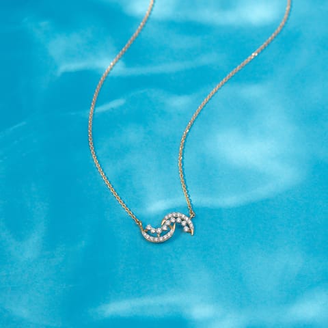 Glittery Curve Diamond Necklace Glittery Curve Diamond Necklace