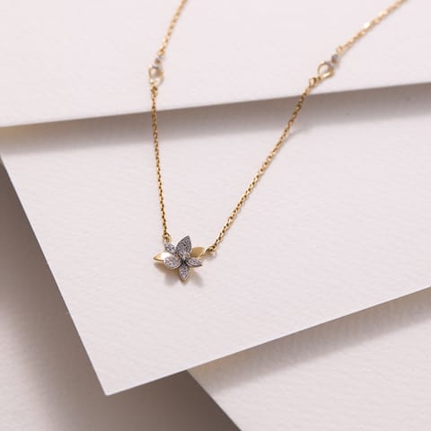 Gleaming Bloom Diamond Necklace Gleaming Bloom Diamond Necklace