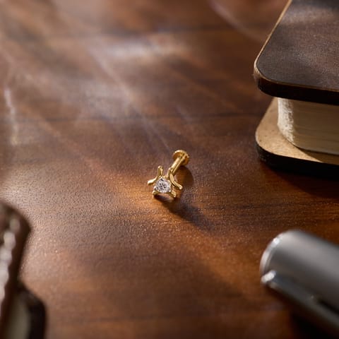 Minimal Curve Diamond Nose Pin Minimal Curve Diamond Nose Pin