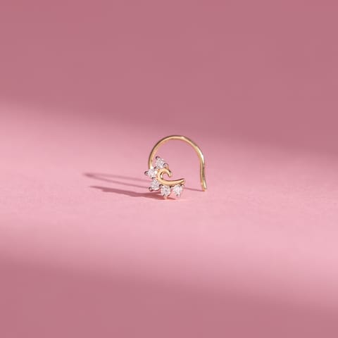 Radiant Gleam Diamond Nose Pin