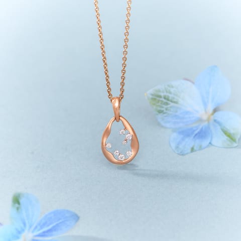 Scattering Spark Diamond Pendant Scattering Spark Diamond Pendant