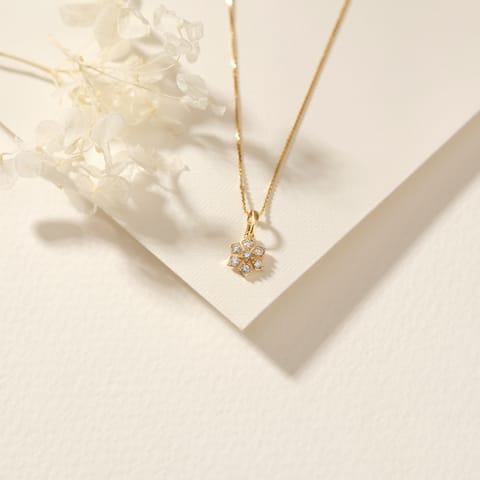 Seven Facets Diamond Pendant