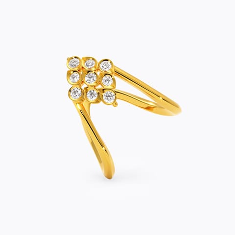 Kavarcci 22k Gold and Diamond Vanki Ring Kavarcci 22k Gold and Diamond Vanki Ring