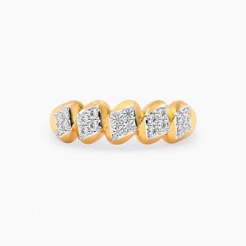 Crescendo Diamond Ring