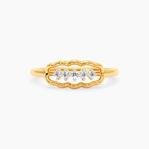 Scallop Line 9KT Diamond Ring
