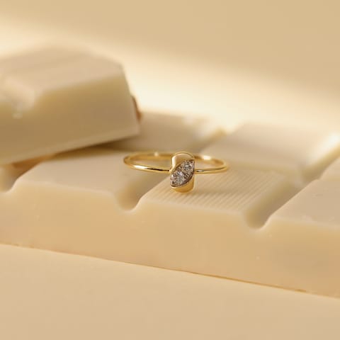 Minimal Spark Diamond Ring