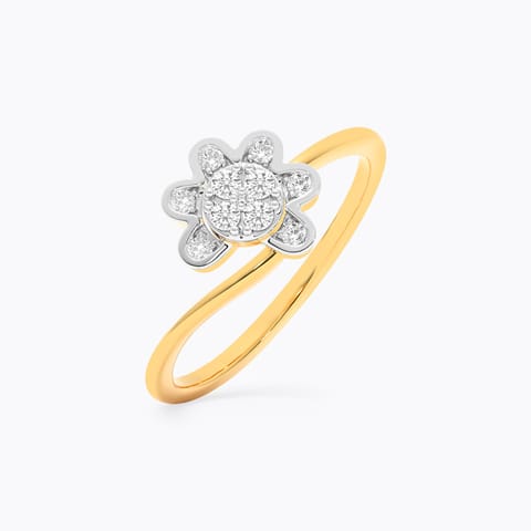 Classic Bloom Diamond Ring
