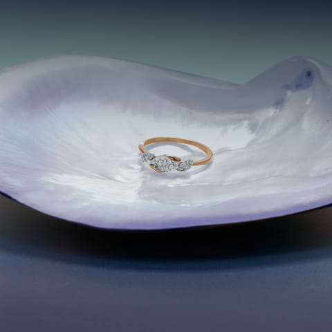 Trinity Gleam Diamond Ring Trinity Gleam Diamond Ring