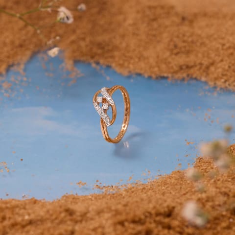 Wavy Glint Diamond Ring