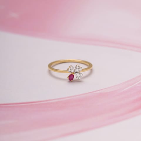 Red Glint 9KT Gemstone Ring Red Glint 9KT Gemstone Ring