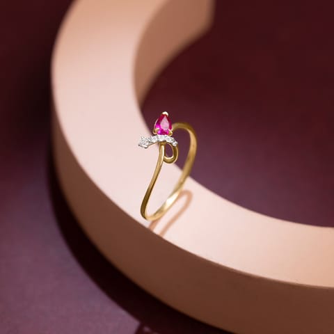 Twirling Red 9KT Gemstone Ring